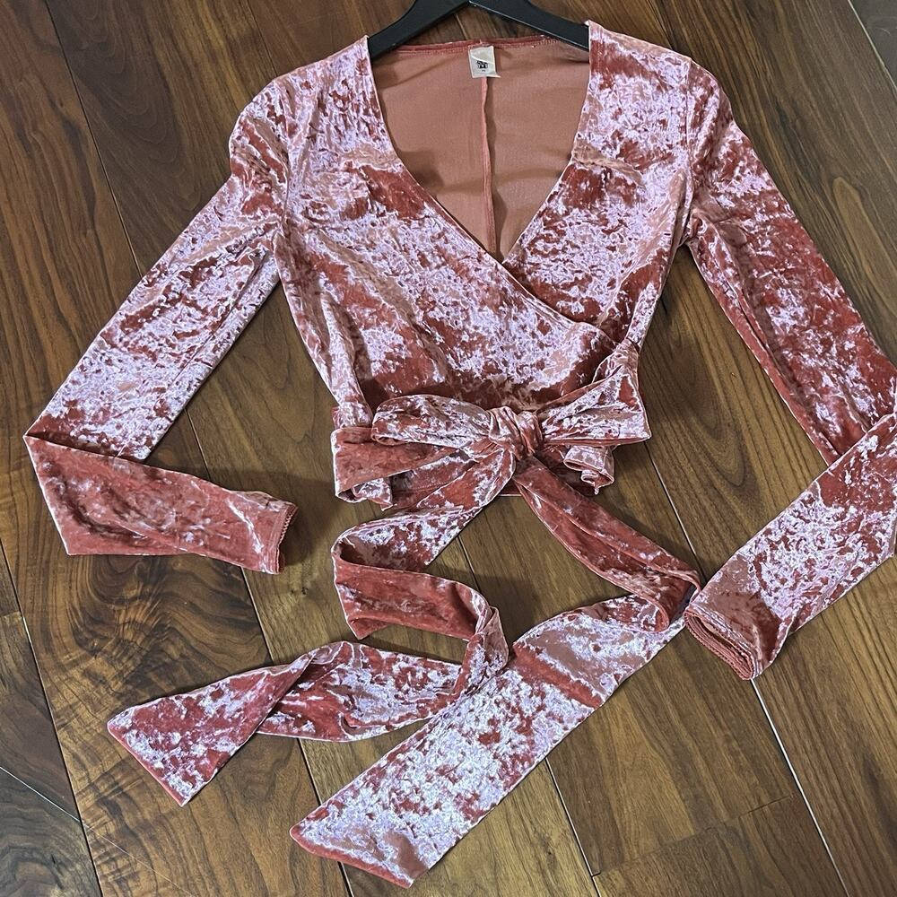 We are HAH Top Notch Long Sleeve Crushed Velvet Wrap Top Pink Size XS